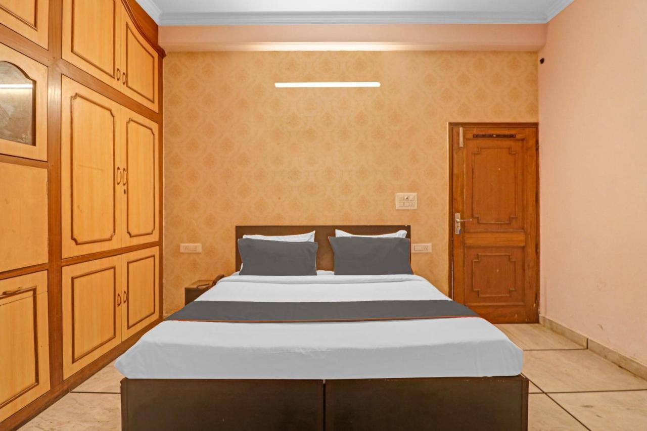 Capital O 84658 Moonlight Hotel