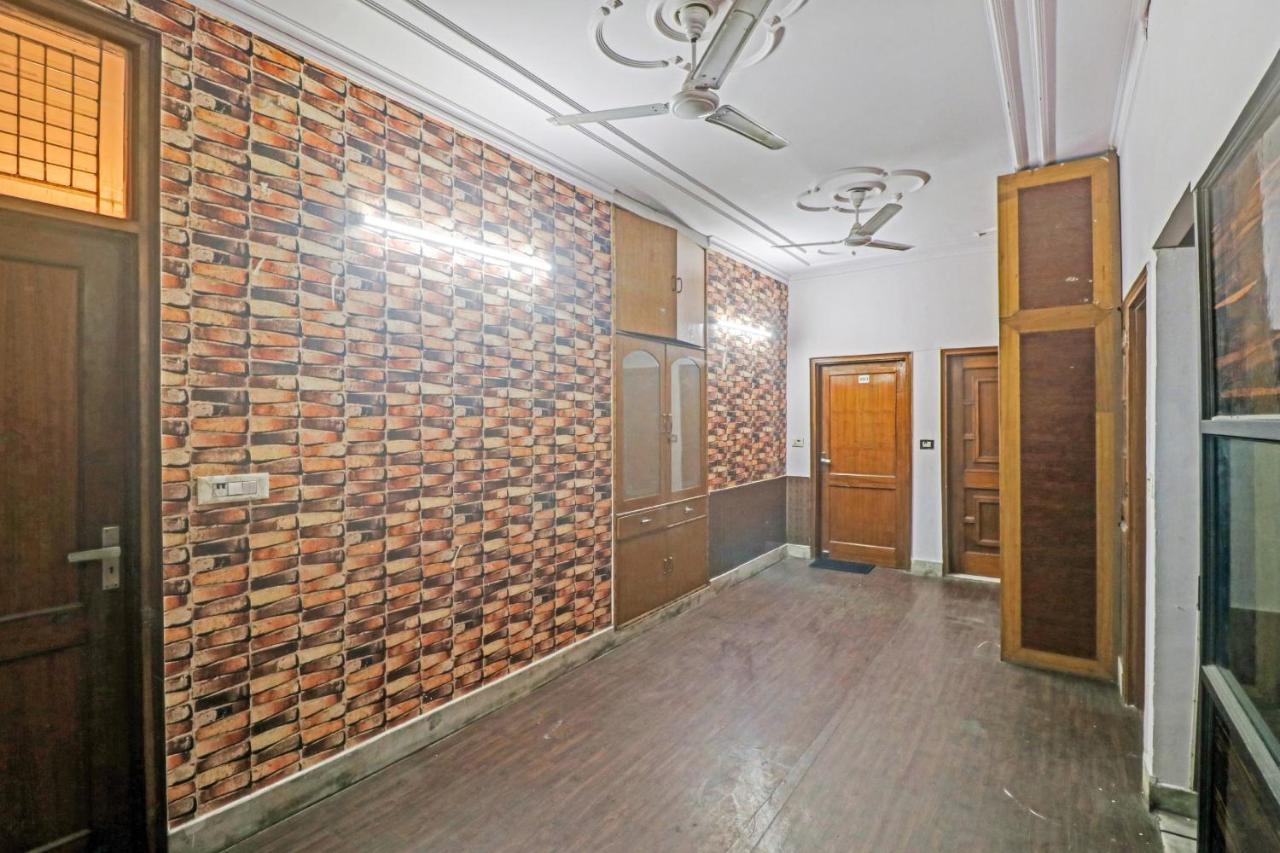 Capital O 84658 Moonlight Hotel New Delhi