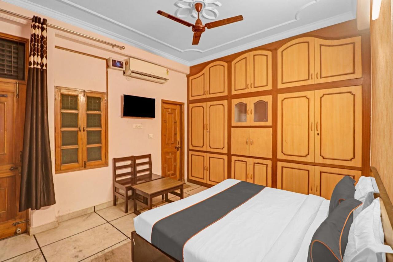 Capital O 84658 Moonlight Hotel New Delhi